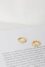 Load image into Gallery viewer, 18K Gold Plated Eyes To The Soul Earrings Clear
